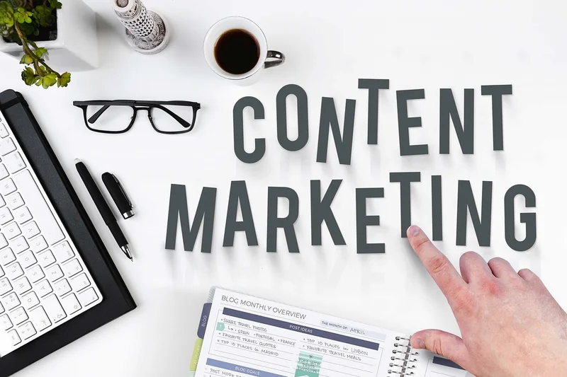 Comment le contenu viral génère des backlinks